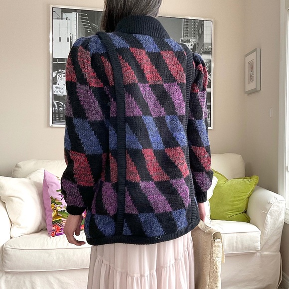 Vintage knit jacket with geometric triangle colourful pattern - Picture 7 of 16